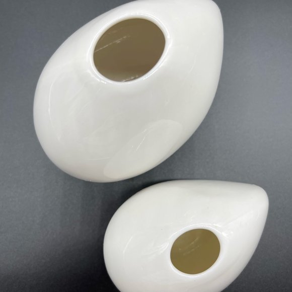 Crate & Barrel White Tear Drop Bean Bud Vase Set of 2 - Picture 6 of 8